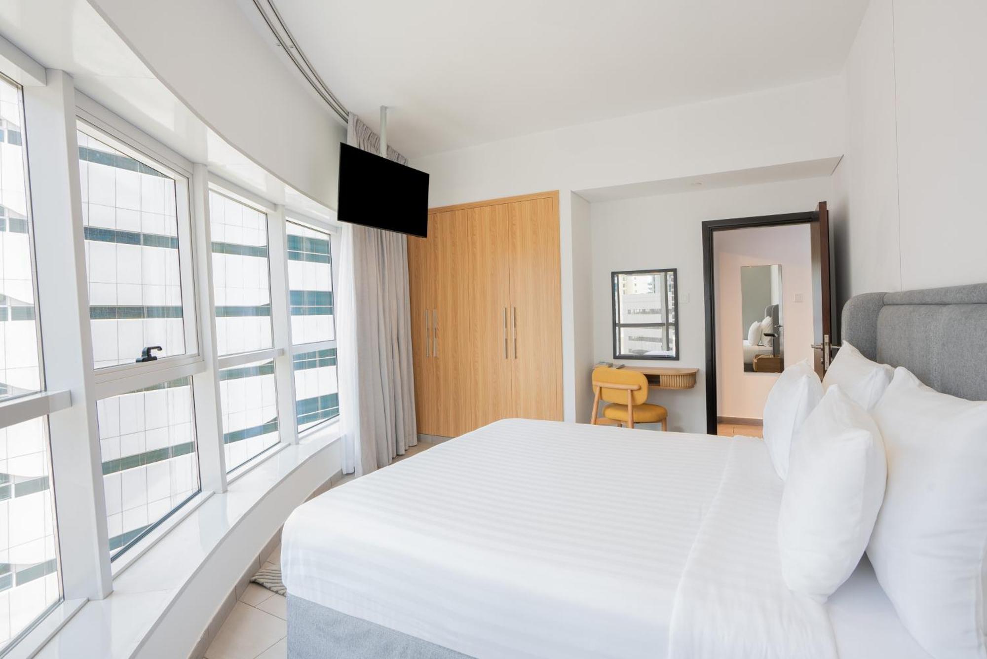 Citadines Metro Central Dubai Bagian luar foto