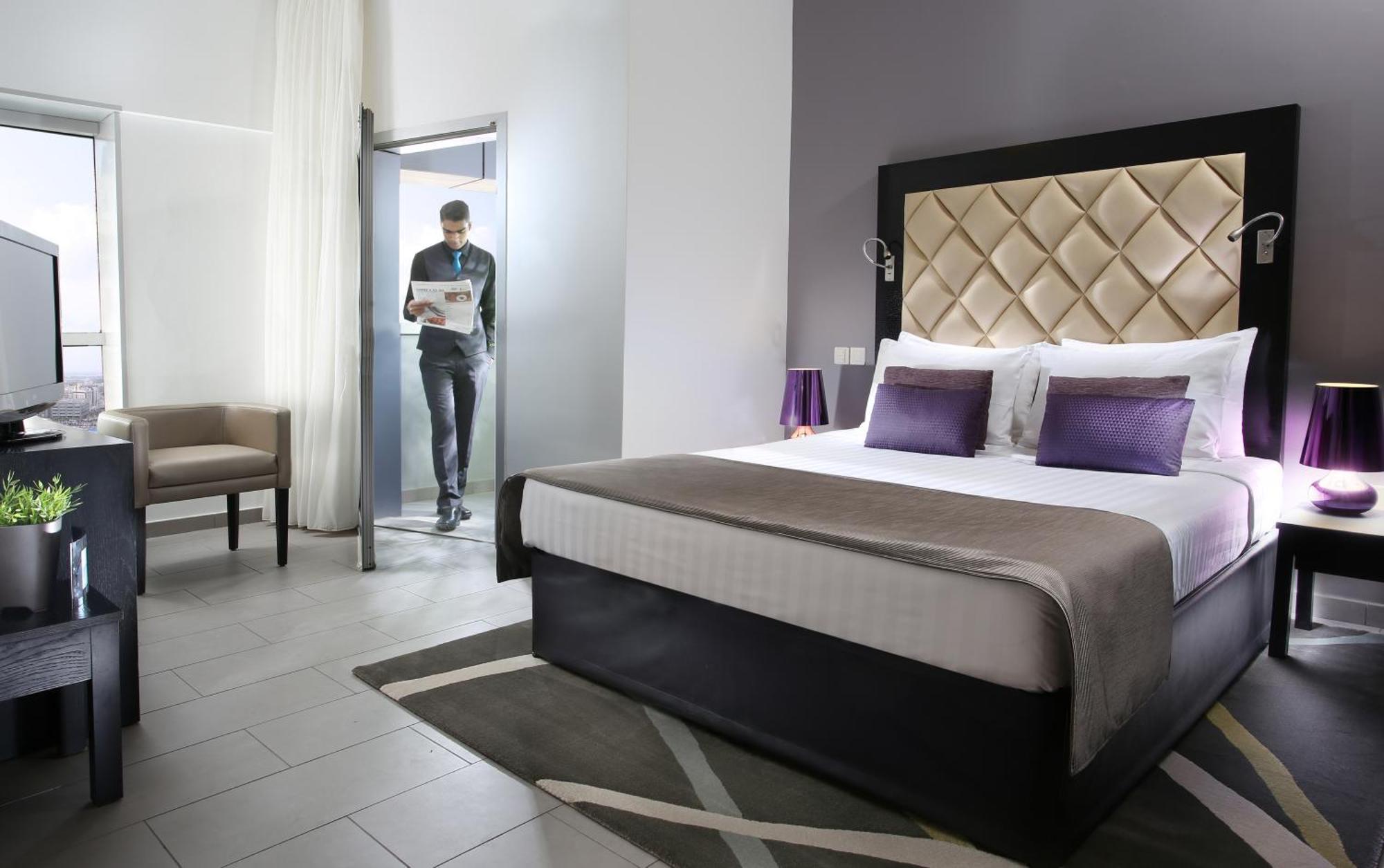 Citadines Metro Central Dubai Bagian luar foto